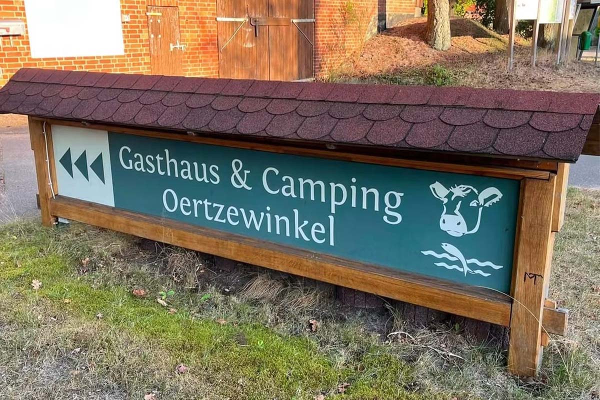 Schild vom Gasthaus Oertzewinkel